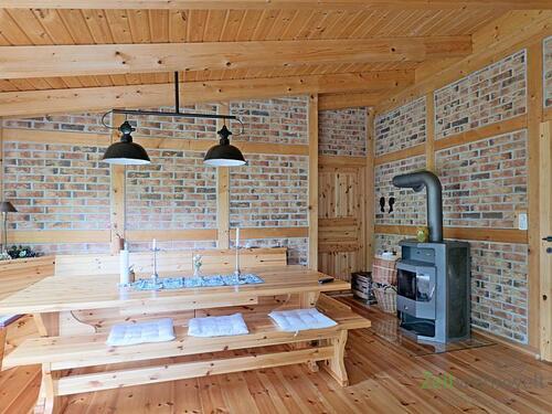 Wohnzimmertisch und Kamin - 4 Zimmer Haus in Weimar