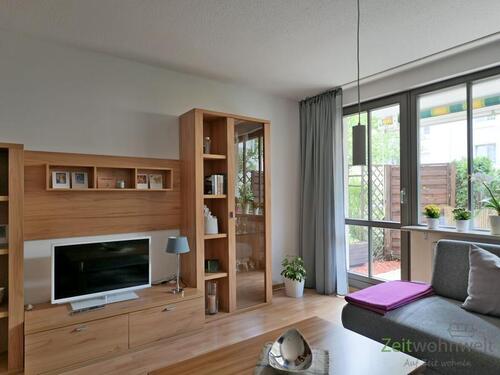 Schrankwand neben dem Terrassenausgang - (EF1048_M) Dresden: Leubnitz-Neuostra, sehr schöne möblierte Wohnung mit Terrasse und Tiefgarage, WLAN inkl.