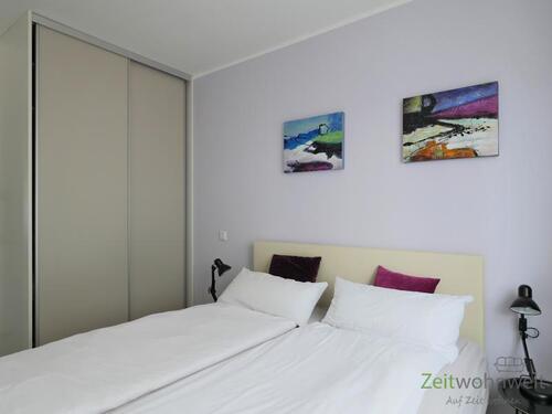 mit Kleiderschrank - 
