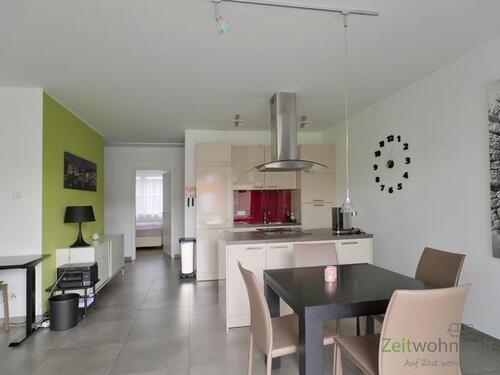 Blick vom Balkon ins Wohnzimmer - 