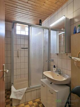 kleines Bad mit Dusche - 