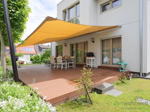 Terrasse nach dem Sommerregen - 