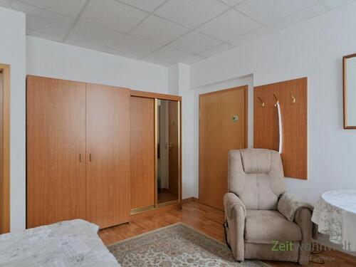 Küchen- und Kleiderschrank - 1 Zimmer Etagenwohnung in Meißen