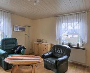 (EF1231_M) Zwickau: Oberlungwitz, preiswerte möblierte Wohnung mit PKW-Stellplatz, Dusche, Waschmaschine