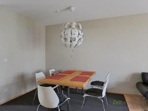 Esstisch im Wohnzimmer - 