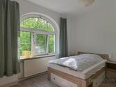 Blick ins Schlafzimmer - Etagenwohnung mit 50,00 m² in Jena zur Miete