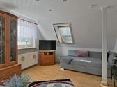 TV im Wohnzimmer - 2 Zimmer Etagenwohnung zur Miete in Magdeburg