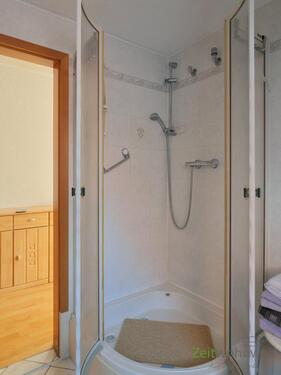 Dusche im Bad - 