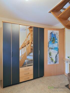 Garderobenschrank im Eingangsbereich - 