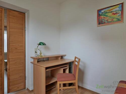 kleiner Schreibtisch - Etagenwohnung mit 22,00 m² in Schkopau zur Miete