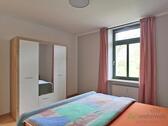 Kleiderschrank im Schlafzimmer - 