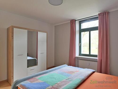 Kleiderschrank im Schlafzimmer - 