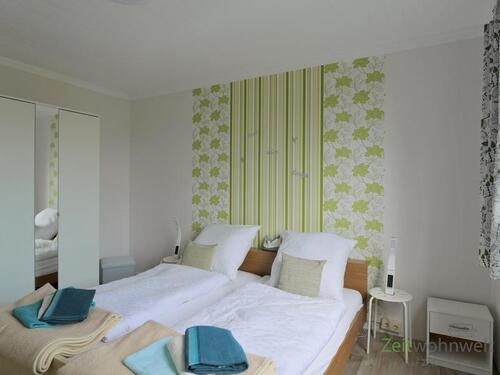 Kleiderschrank links - 