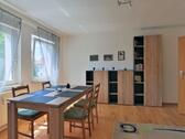 Esstisch und Schrankwand - 3 Zimmer Etagenwohnung zur Miete in Erfurt