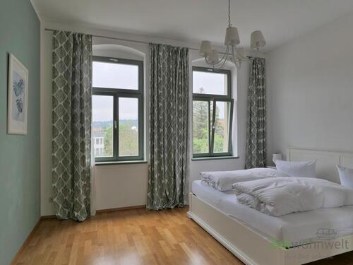 Blick ins Schlafzimmer - 