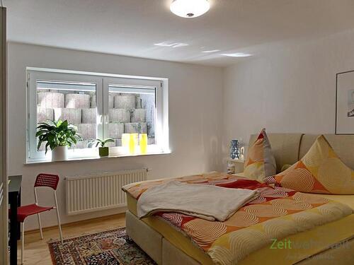 Schlafzimmer - (EF0509_M) Erfurt: Stotternheim, möblierte ruhige Souterrain-Wohnung in Wohnhaus mit Garten, für Wochenendheimfahrer