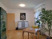 Kachelofen und Esstischchen - 3 Zimmer Etagenwohnung zur Miete in Erfurt