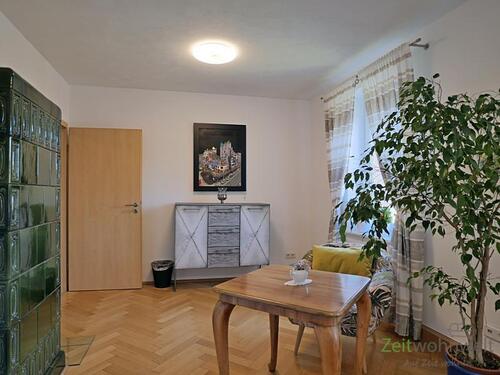Kachelofen und Esstischchen - 3 Zimmer Etagenwohnung zur Miete in Erfurt