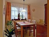 Esstisch im Wohnzimmer - 3 Zimmer Etagenwohnung in Bösleben-Wüllersleben