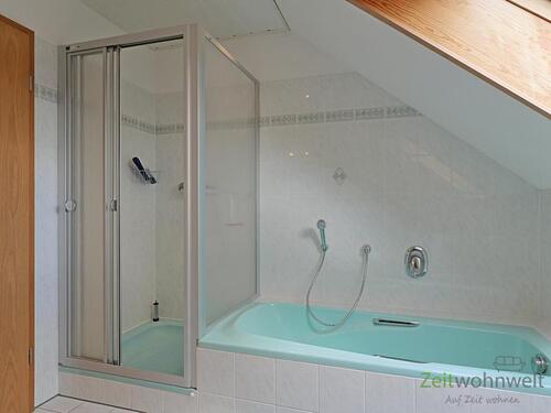 Dusche und Wanne - 