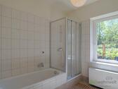 Dusche und Wanne - 