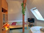 Bett und TV - (EF0083_Y) Arnstadt: Arnstadt, möbiertes Zimmer mit eigenem Bad in ruhiger Wohnlage, Garten, an Wochenendheimfahrer