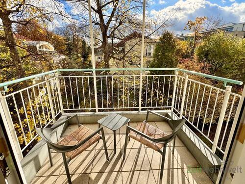 Blick auf den Balkon - 2 Zimmer Etagenwohnung in Dresden