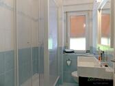 Bad mit Dusche - 