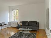 Wohnzimmercouch - 2 Zimmer Etagenwohnung in Dresden