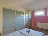 großer Kleiderschrank - 