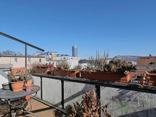 Februar-Ausblick auf den Jenaer Turm - 