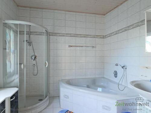 Dusche und Wanne - 
