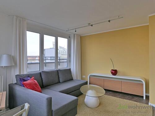 Schöner Wohnbereich - (EF0950_M) Dresden: Johannstadt-Süd, phantastisches Apartment mit Tiefgarage, Aufzug und Dachbalkon