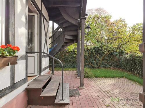Treppe zum Außenbereich - (EF0961_M) Jena: Süd, möblierte zentrumsnahe Wohnung mit eigenem kleinen Garten, Stellplatz, WLAN, Reinigungservice