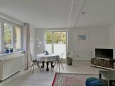 Blick ins Wohnzimmer - (EF0964_M) Erfurt: Hochheim, möblierte Wohnung in ruhigem, abgeschlossenem Innenhof, WLAN, Garten, PKW-Stellplatz