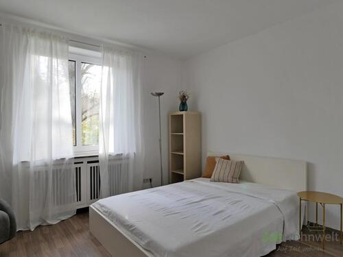 breites Bett - (EF0966_M) Kassel-Stadt: Bad Wilhelmshöhe, möbliertes Zimmer mit eigenem Bad, WLAN, nur für Wochenendheimfahrer