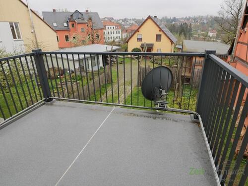 Balkon bei Regenwetter - Etagenwohnung mit 70,00 m² in Dresden zur Miete