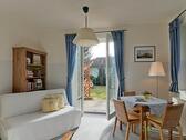 Wohnbereich mit Terrassenausgang - (EF0763_M) Dresden: HosterwitzPillnitz, ruhiges Apartment mit Gartenterrasse, WLAN, PKW-Stellplatz und Full-Service
