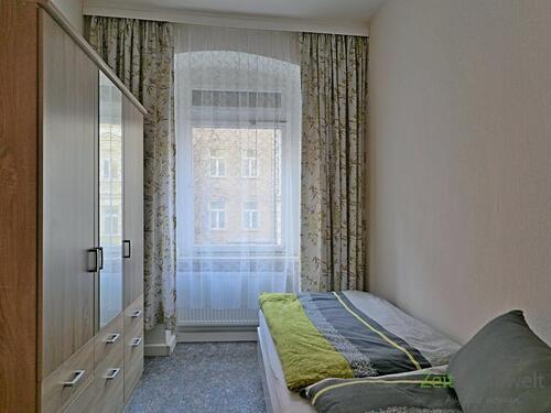 Schlafzimmer, Kleiderschrank - 2 Zimmer Etagenwohnung in Erfurt