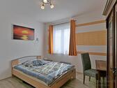 Blick in den Wohnraum - (EF0770_M) Erfurt: Stotternheim, kleines möbliertes Apartment für Wochenendheimfahrer, Reinigung und WLAN inkl.