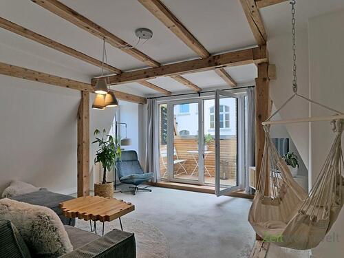 Blick ins Wohnzimmer - 3 Zimmer Etagenwohnung zur Miete in Kassel