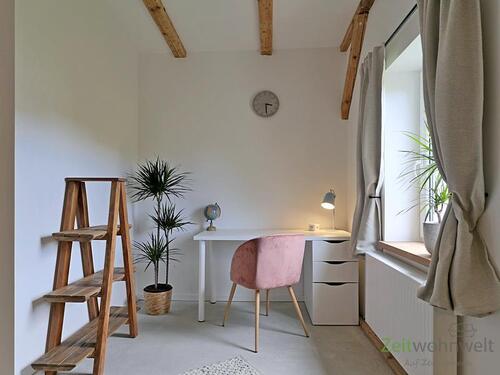 Schreibtisch im Gästezimmer - 