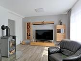 Blick ins Wohnzimmer - 5 Zimmer Haus zur Miete in Erfurt