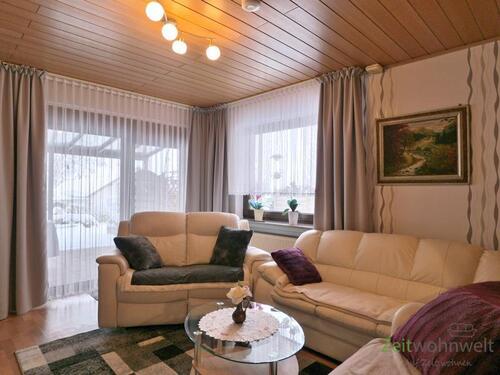 Sofa-Sitzecke - (EF1355_M) Kassel-Landkreis: Bad Emstal, preiswerte möblierte Wohnung mit Terrasse im OT Sand, PKW-Stellplatz