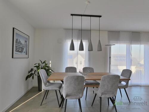 großer Esstisch - 4 Zimmer Haus in Erfurt