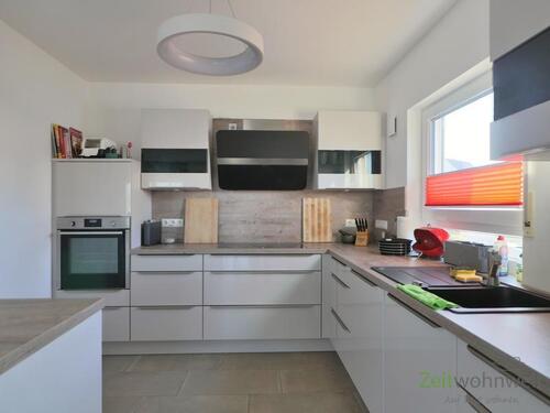 Blick in die Küche - 4 Zimmer Haus zur Miete in Erfurt