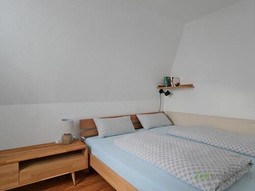 Blick ins Schlafzimmer - 2 Zimmer Etagenwohnung in Dresden