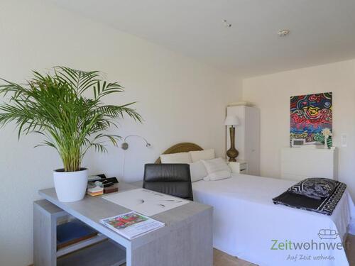 Blick vom Balkon ins Schlafzimmer - 