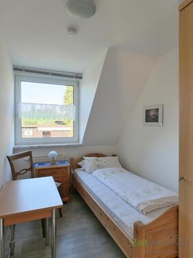 kleines Schlafzimmer - 2 Zimmer Etagenwohnung in Dresden