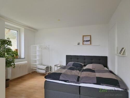 breites Bett - 1 Zimmer Etagenwohnung zur Miete in Kassel